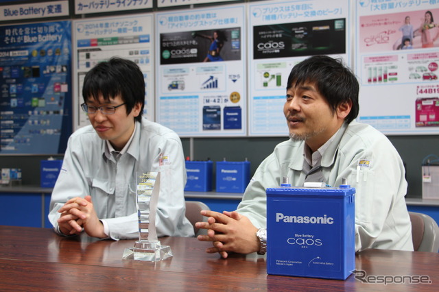 パナソニックストレージバッテリー マーケティング企画部の 松本剛部長（右）と深澤明久氏（左）