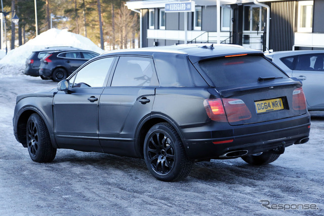 ベントレー BENTAYGA(ベンテイガ)スクープ写真