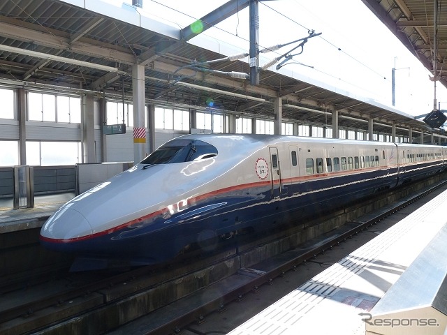 記念入場券は1997年に開業した長野新幹線の駅でも発売する。写真は上田駅の新幹線ホーム。
