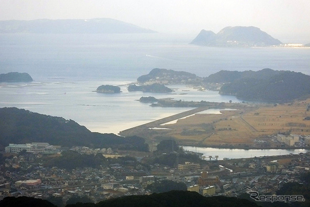 弓張岳展望台から眺めた陸上自衛隊相浦駐屯地