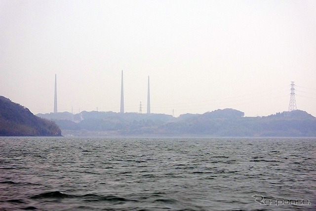 佐世保港クルーズから見えた「針尾無線塔」。大正時代、日本海軍などが使用した電波塔で、現在は稼動していない