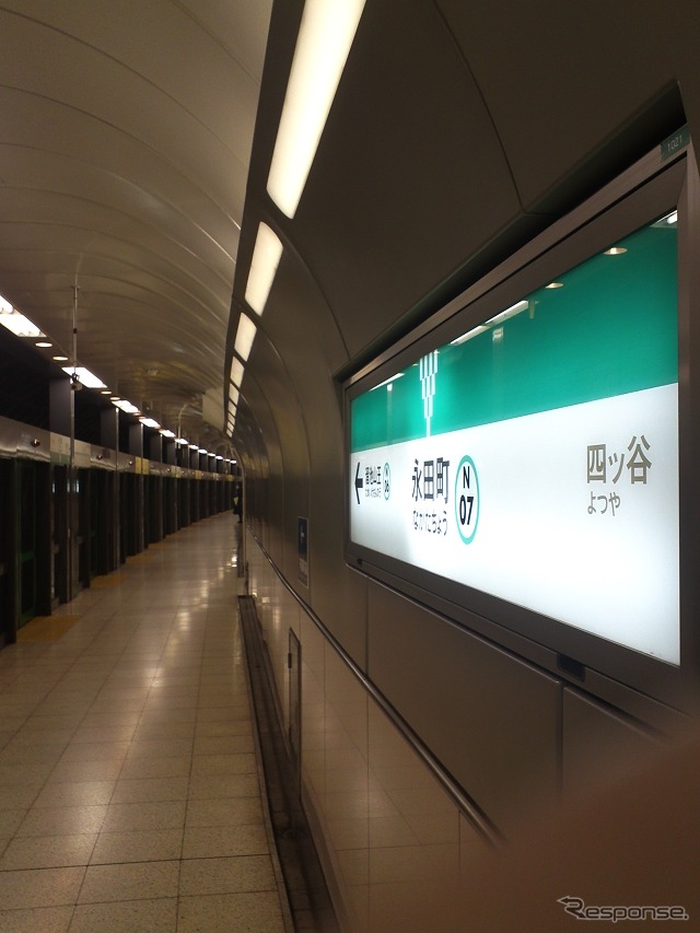 永田町駅は「都会的なスタイリッシュさ」エリアと「緑豊かな都心」エリアの境界点になる。