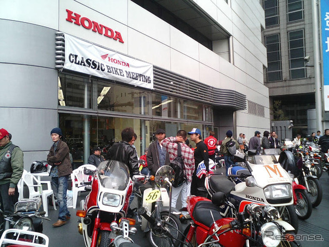 ホンダ青山本社ビルで、クラシックバイクミーティング開催