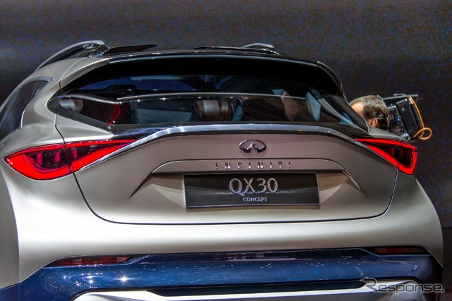 インフィニティ QX30 コンセプト(ジュネーブモーターショー15)