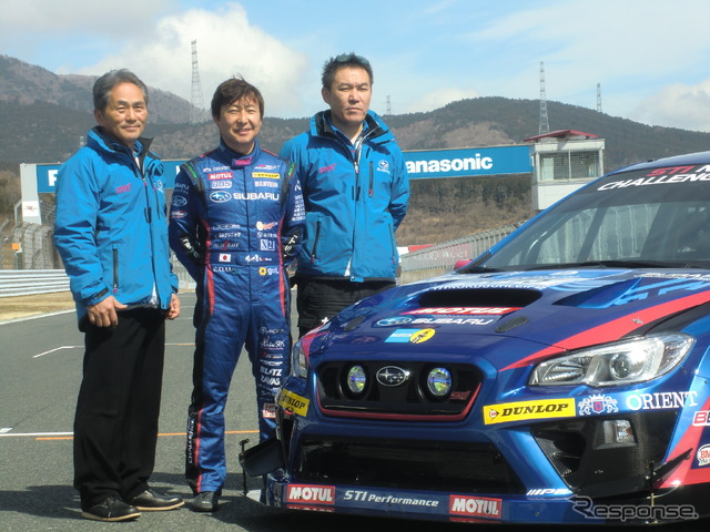 左から辰己STI総監督、佐々木孝太、小澤STI監督。