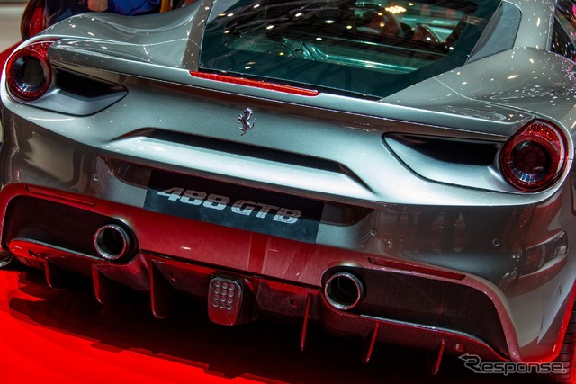 フェラーリ 488 GTB(ジュネーブモーターショー15)
