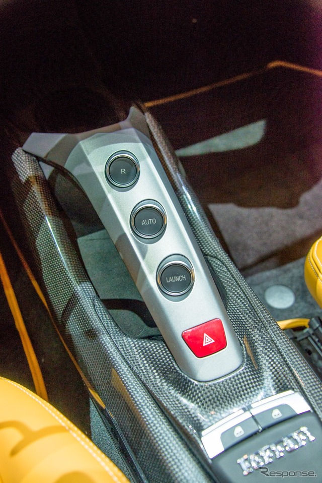 フェラーリ 488 GTB(ジュネーブモーターショー15)