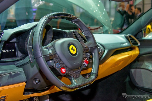 フェラーリ 488 GTB(ジュネーブモーターショー15)