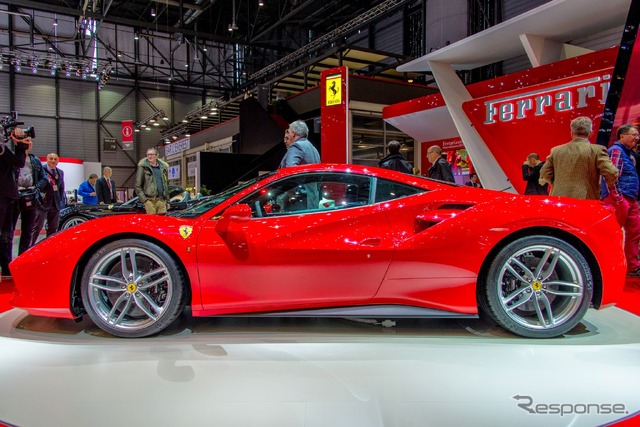 フェラーリ 488 GTB(ジュネーブモーターショー15)