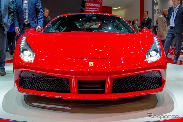 フェラーリ 488 GTB(ジュネーブモーターショー15)