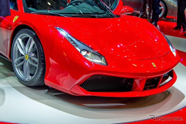 フェラーリ 488 GTB(ジュネーブモーターショー15)