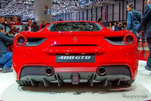 フェラーリ 488 GTB(ジュネーブモーターショー15)