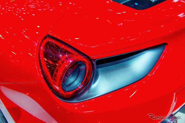 フェラーリ 488 GTB(ジュネーブモーターショー15)