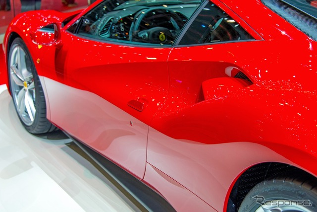 フェラーリ 488 GTB(ジュネーブモーターショー15)