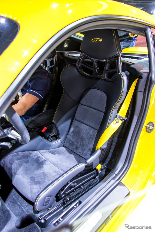 ポルシェ ケイマン GT4(ジュネーブモーターショー15)