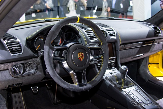 ポルシェ ケイマン GT4(ジュネーブモーターショー15)