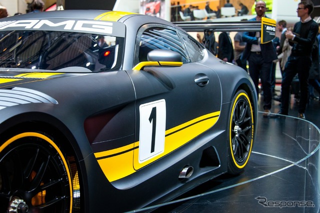 メルセデス-AMG GT3 レースカー(ジュネーブモーターショー15)