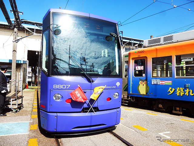 荒川車庫に停車する都電8800形貸切電車(D2Cグループのツイストラボが実施した「都電貸切アイデア発想ワークショップ」(3月5日、早稲田大学、早稲田~荒川車庫前))