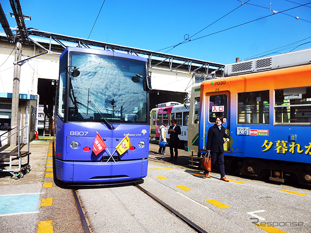 荒川車庫に停車する都電8800形貸切電車(D2Cグループのツイストラボが実施した「都電貸切アイデア発想ワークショップ」(3月5日、早稲田大学、早稲田~荒川車庫前))