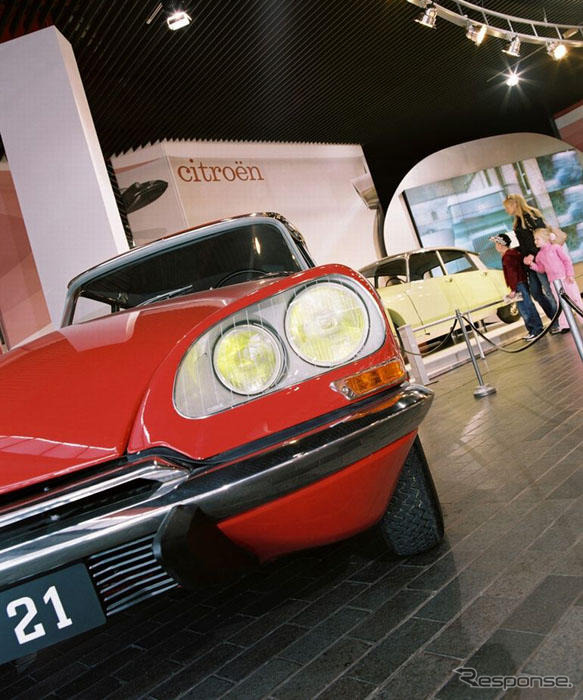 シトロエンの名車を展示
