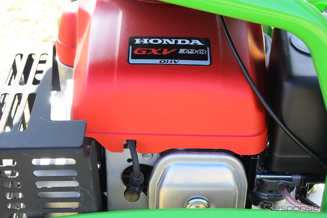 ホンダ製汎用エンジンを搭載した芝刈り機(オーレック製)