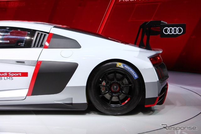 アウディ R8 LMS(ジュネーブモーターショー15)