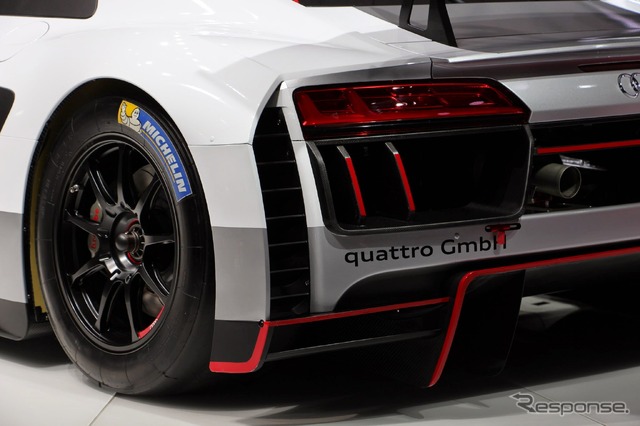 アウディ R8 LMS(ジュネーブモーターショー15)