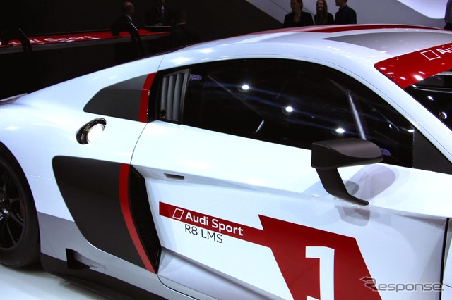 アウディ R8 LMS(ジュネーブモーターショー15)