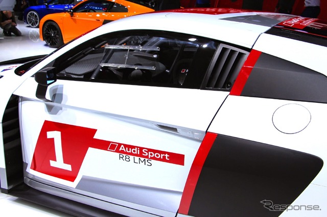 アウディ R8 LMS(ジュネーブモーターショー15)