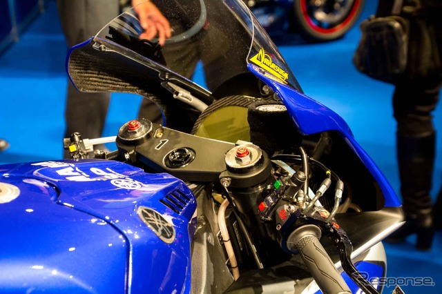 新型YZF-R1(YAMAHA FACTORY RACING TEAM)