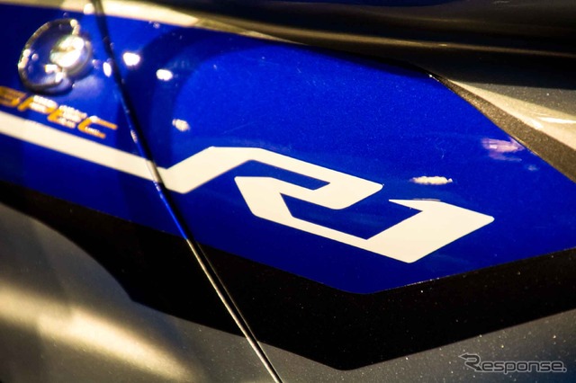 新型YZF-R1(YAMAHA FACTORY RACING TEAM)