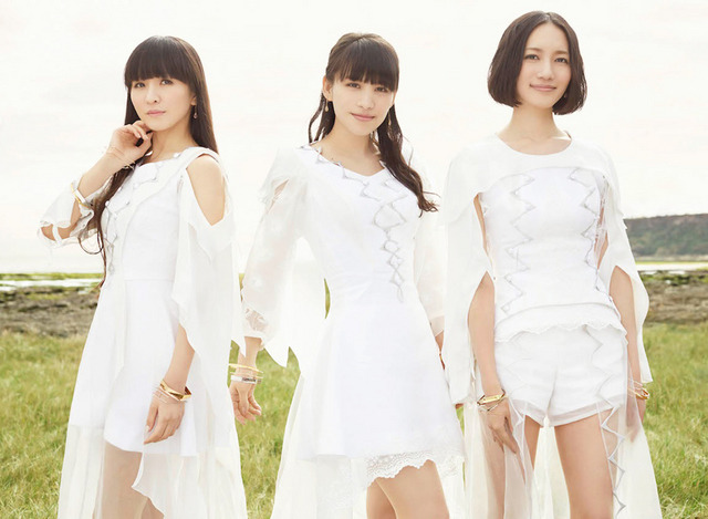 “森の妖精”風の衣装に照れる「Perfume」の3人/大本綾乃(のっち)&樫野有香(かしゆか)&西脇綾香(あ~ちゃん)