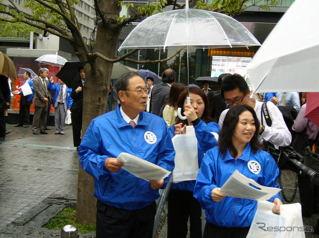 一般財源化反対…自動車、石油業界が827万人署名提示