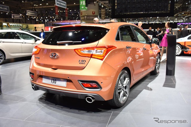 ヒュンダイ i30 ターボ(ジュネーブモーターショー15)