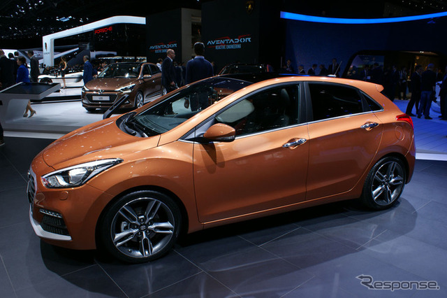 ヒュンダイ i30 ターボ(ジュネーブモーターショー15)