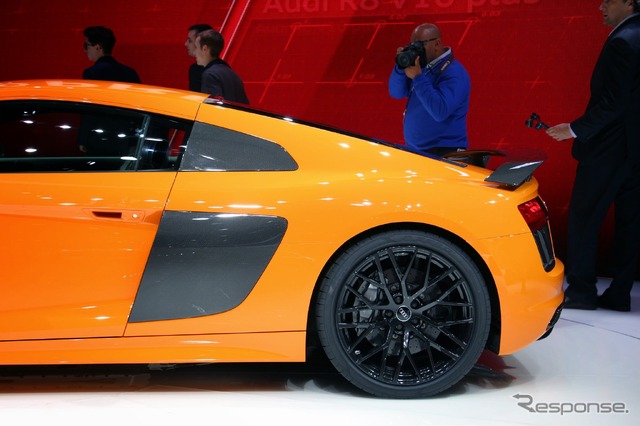 アウディ R8 V10プラス(ジュネーブモーターショー15)