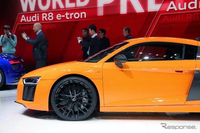 アウディ R8 V10プラス(ジュネーブモーターショー15)