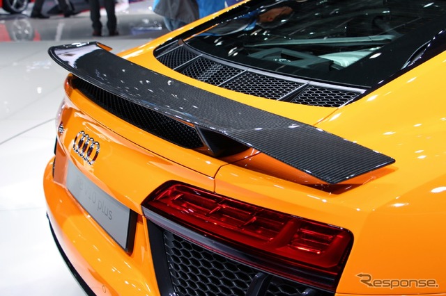 アウディ R8 V10プラス(ジュネーブモーターショー15)