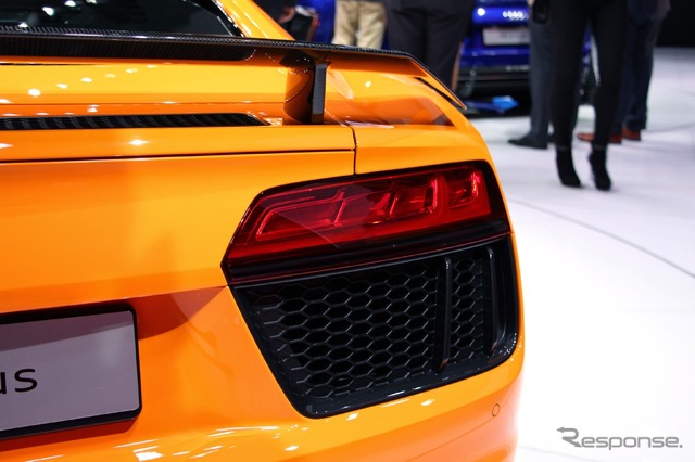 アウディ R8 V10プラス(ジュネーブモーターショー15)