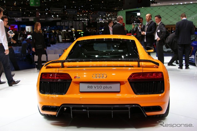 アウディ R8 V10プラス(ジュネーブモーターショー15)
