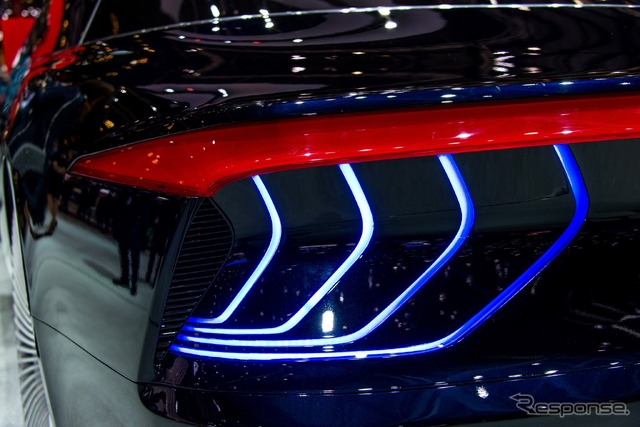 イタルデザイン・ジウジアーロ GEA(ジュネーブモーターショー15)