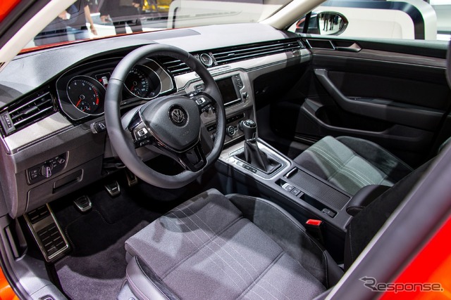 VW パサート オールトラック(ジュネーブモーターショー15)