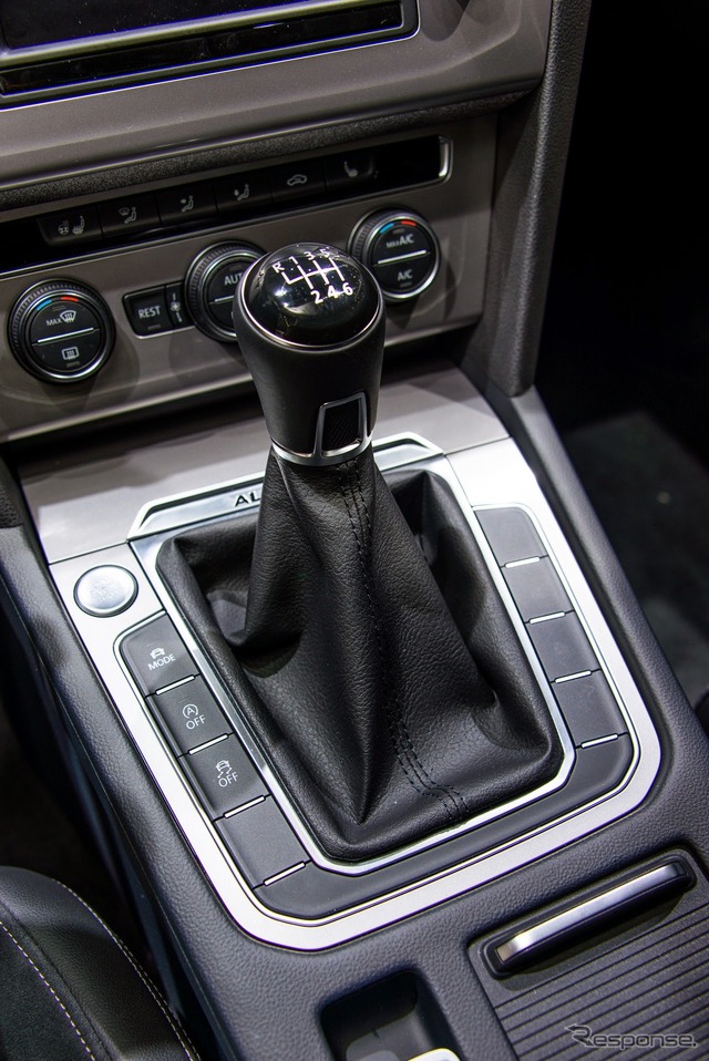 VW パサート オールトラック(ジュネーブモーターショー15)