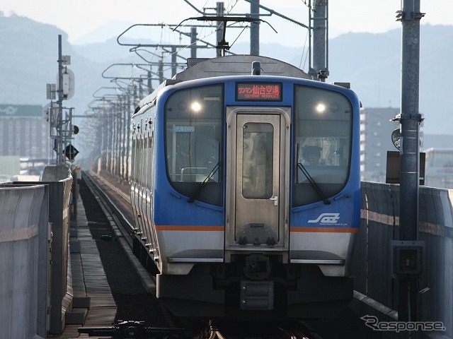 仙台空港鉄道のSAT721系。こちらもJR東日本のE721系と同一設計となっている。