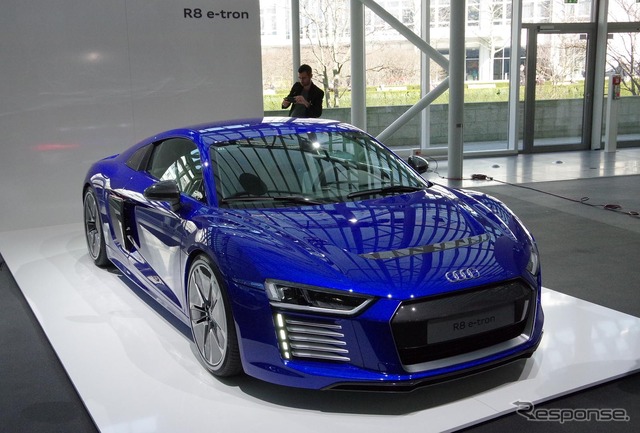 後続距離450kmを実現したアウディ R8 e-トロン