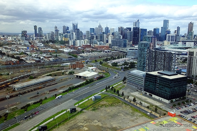 メルボルンの新名所「Melbourne Star Observation Wheel」(大観覧車)から、街を見下ろす