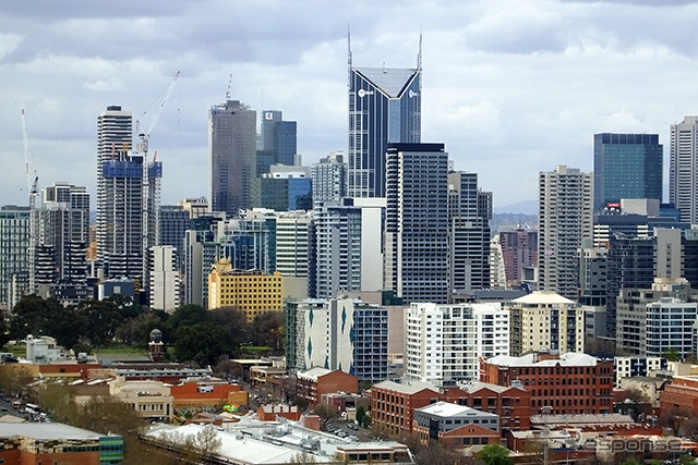 メルボルンの新名所「Melbourne Star Observation Wheel」(大観覧車)から、街を見下ろす