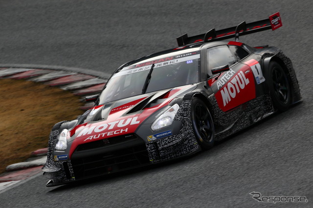 GT500クラスの#1 日産GT-R。