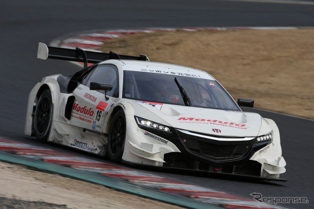 GT500クラスの#15 ホンダNSX  CONCEPT-GT。（SUPER GT 岡山テスト）