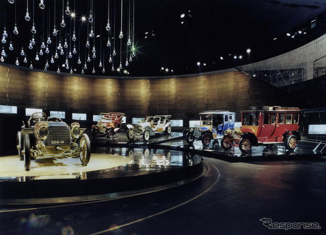 自動車誕生120周年、メルセデスベンツミュージアム開館